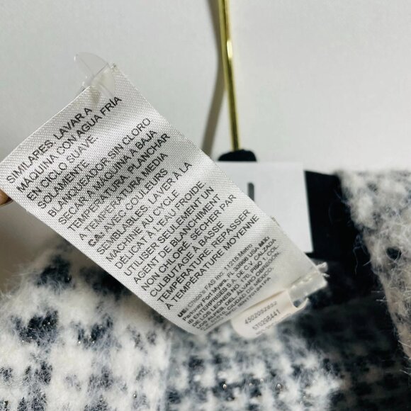 Chico's Womens Black Gray Fringe Hem Plaid Relaxed Cape Sweater Size L/XL - Picture 6 of 11